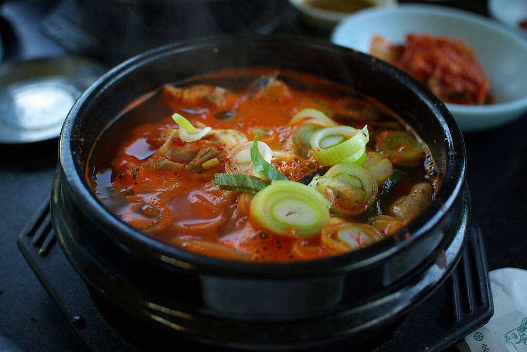 Korean Soup-Bogeo Haejangguk-01
