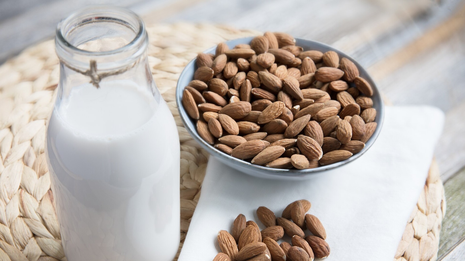 2048Px-004-Almondmilk