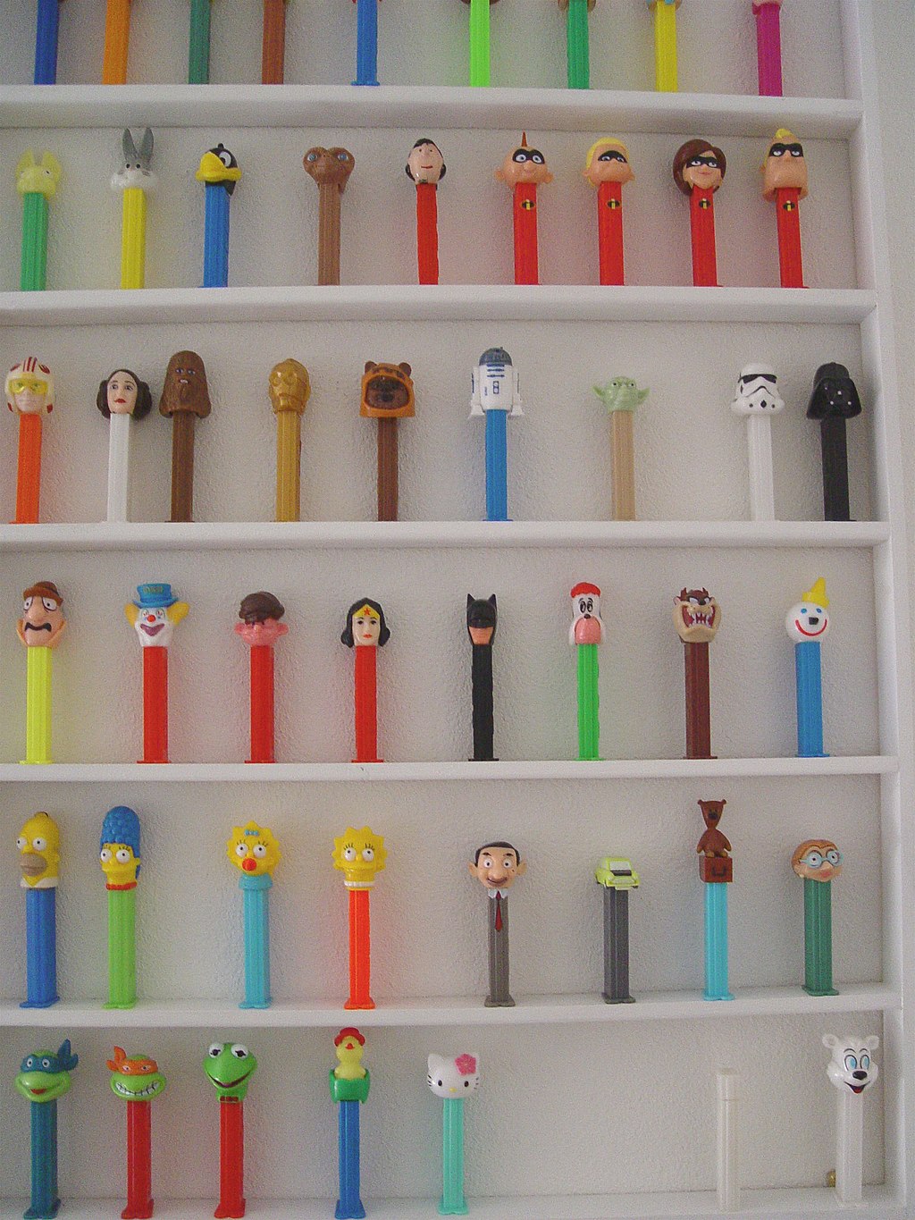 1024Px-Pez Collection - Flickr - Karen.tkr