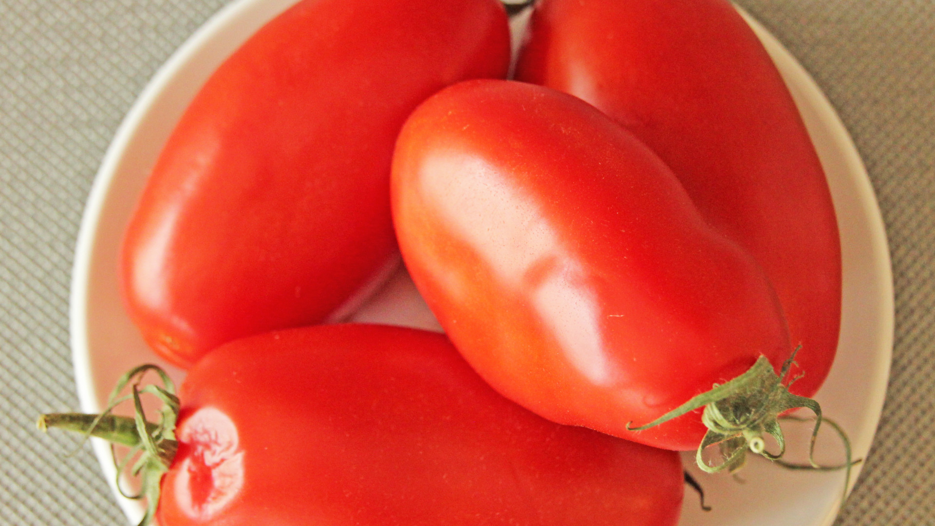 File:Tomatensorte San Marzano 02 (fcm).jpg