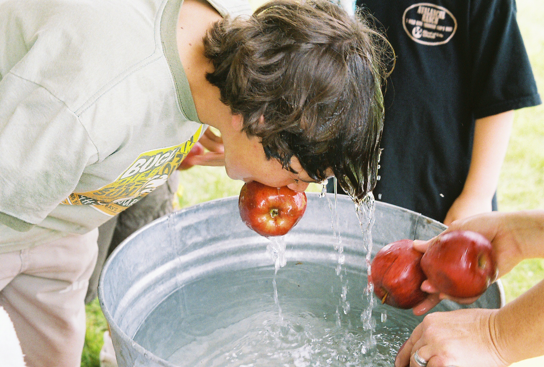 File:Apple bobbing.jpg