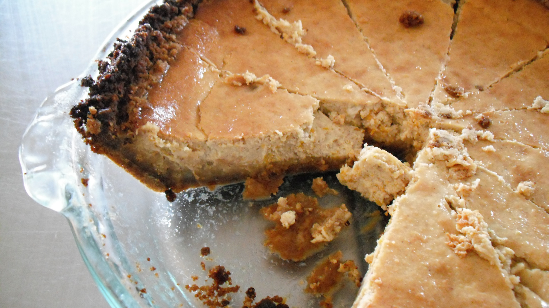 File:Pumpkin cheesecake with gingersnap crust.jpg
