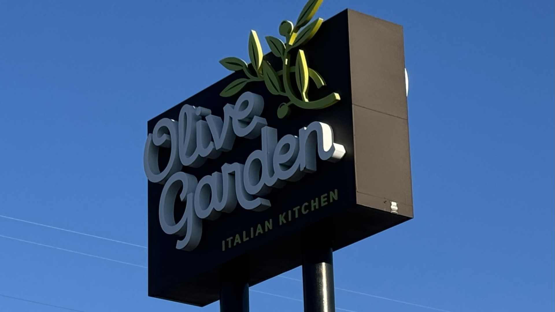 File:Olive Garden - October 2023 - Sarah Stierch 01.jpg