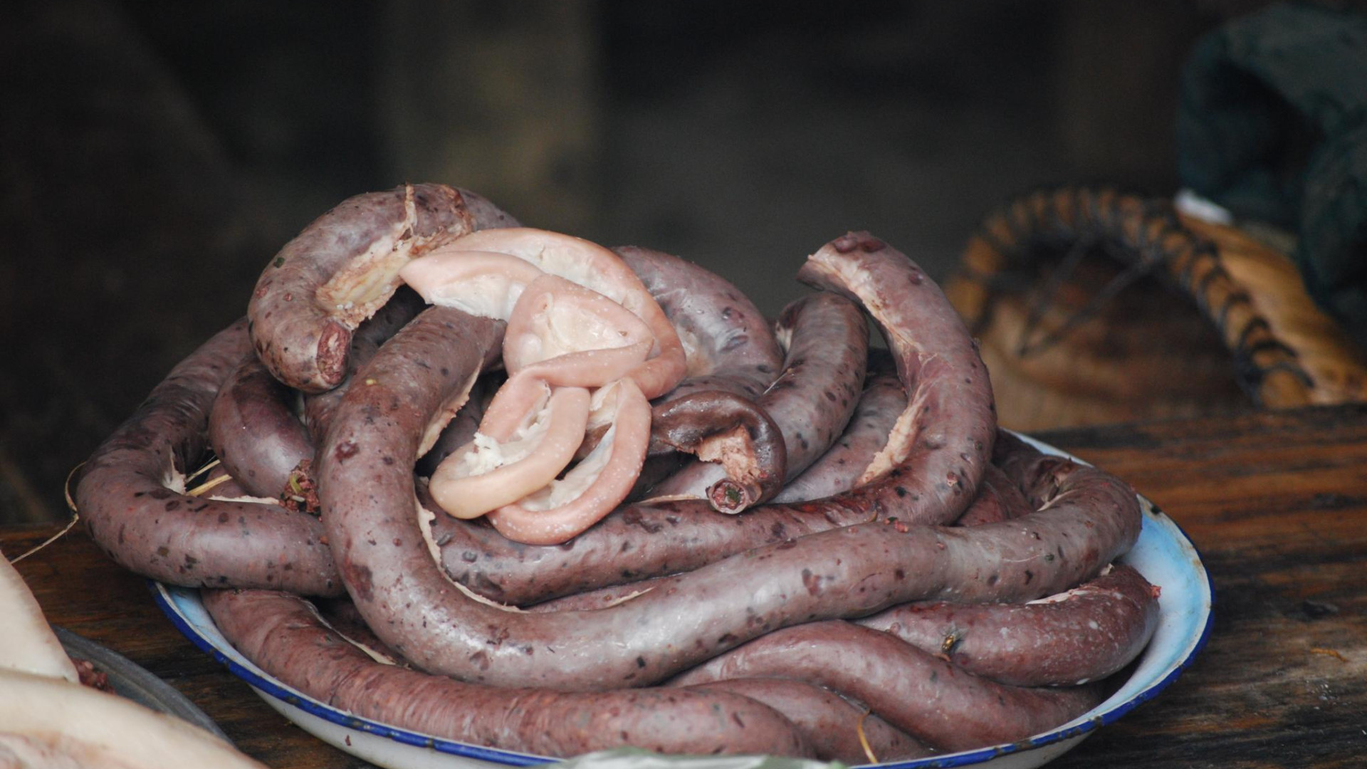 File:Blood sausage with lemongrass.jpg