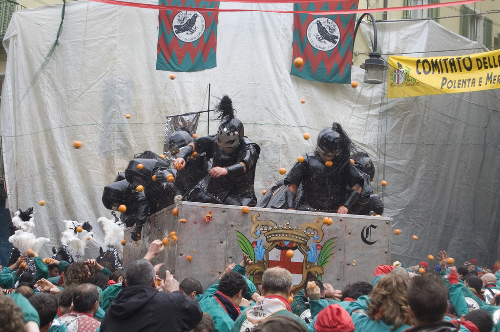 File:Borghetto Battle of Oranges - Battaglia delle Arance 2007 - Ivrea.jpg