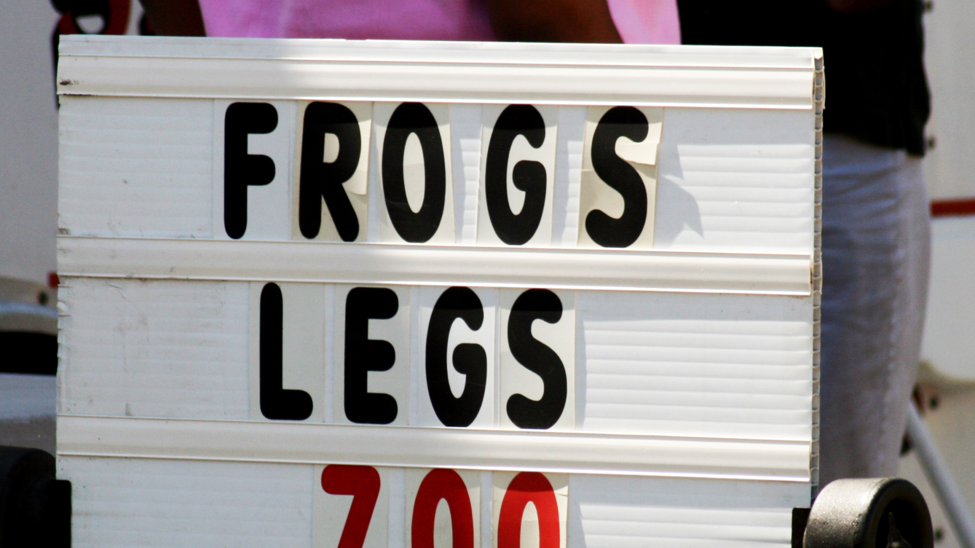 File:Frogs legs- Cherry Blossom Festival 2009, Macon GA USA.jpg