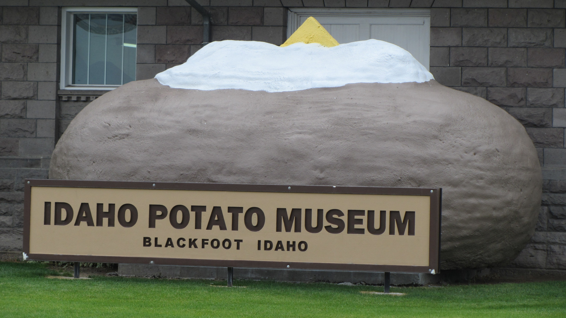File:IdahoPotatoMuseumPotato.jpg