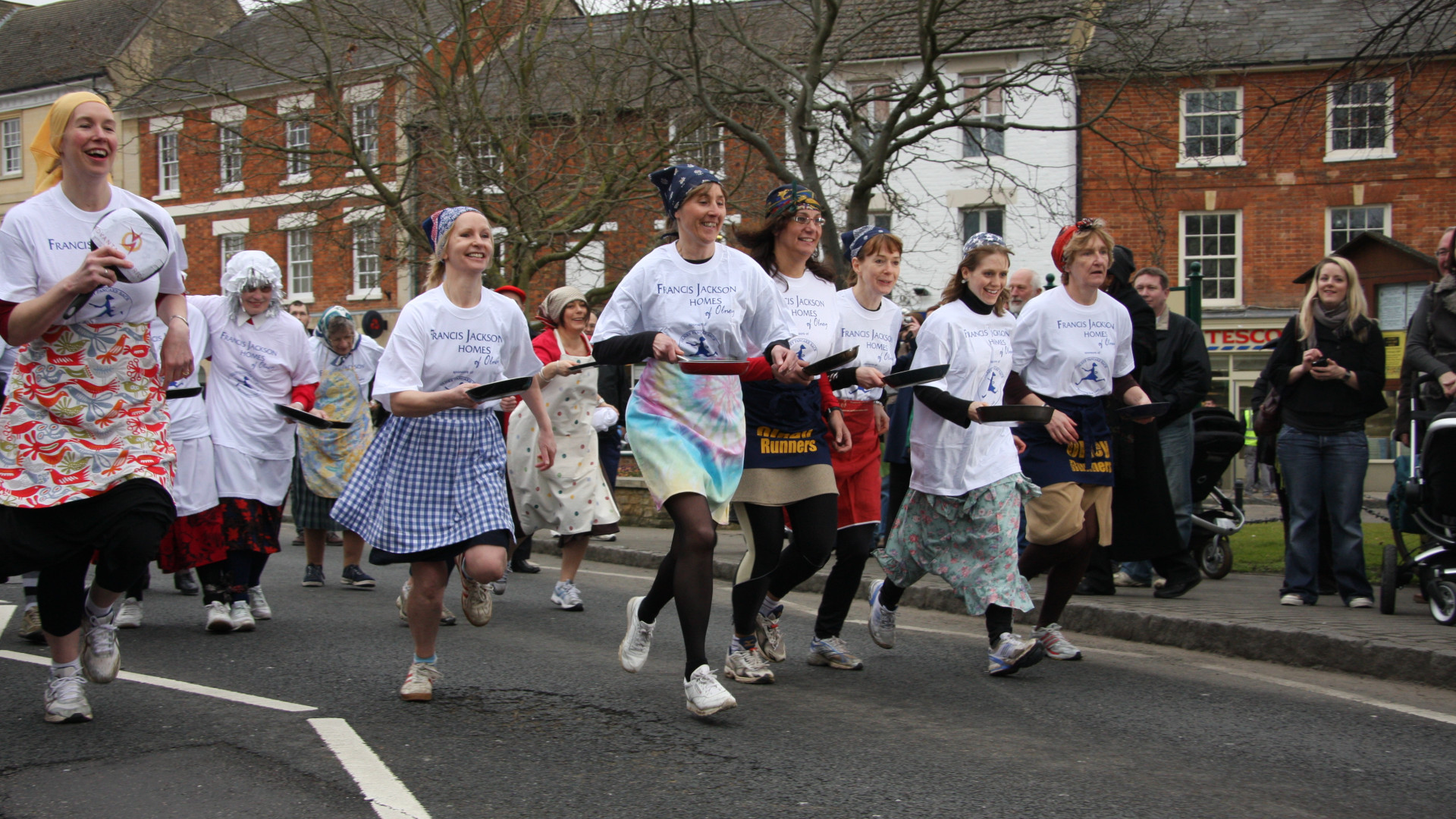 File:Olney Pancake Race 2009.jpg