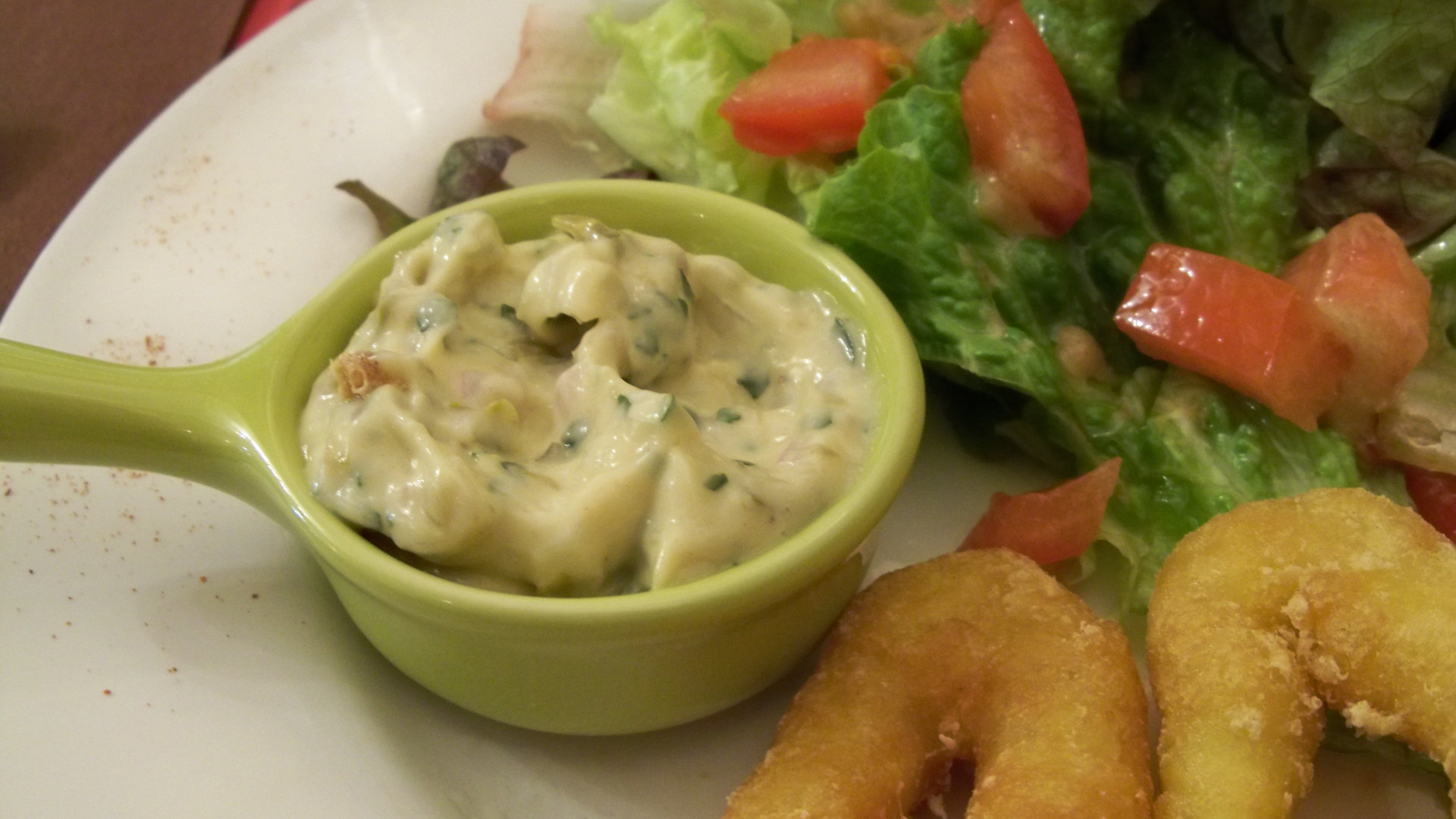 File:Chat qui pêche - sauce tartare.JPG