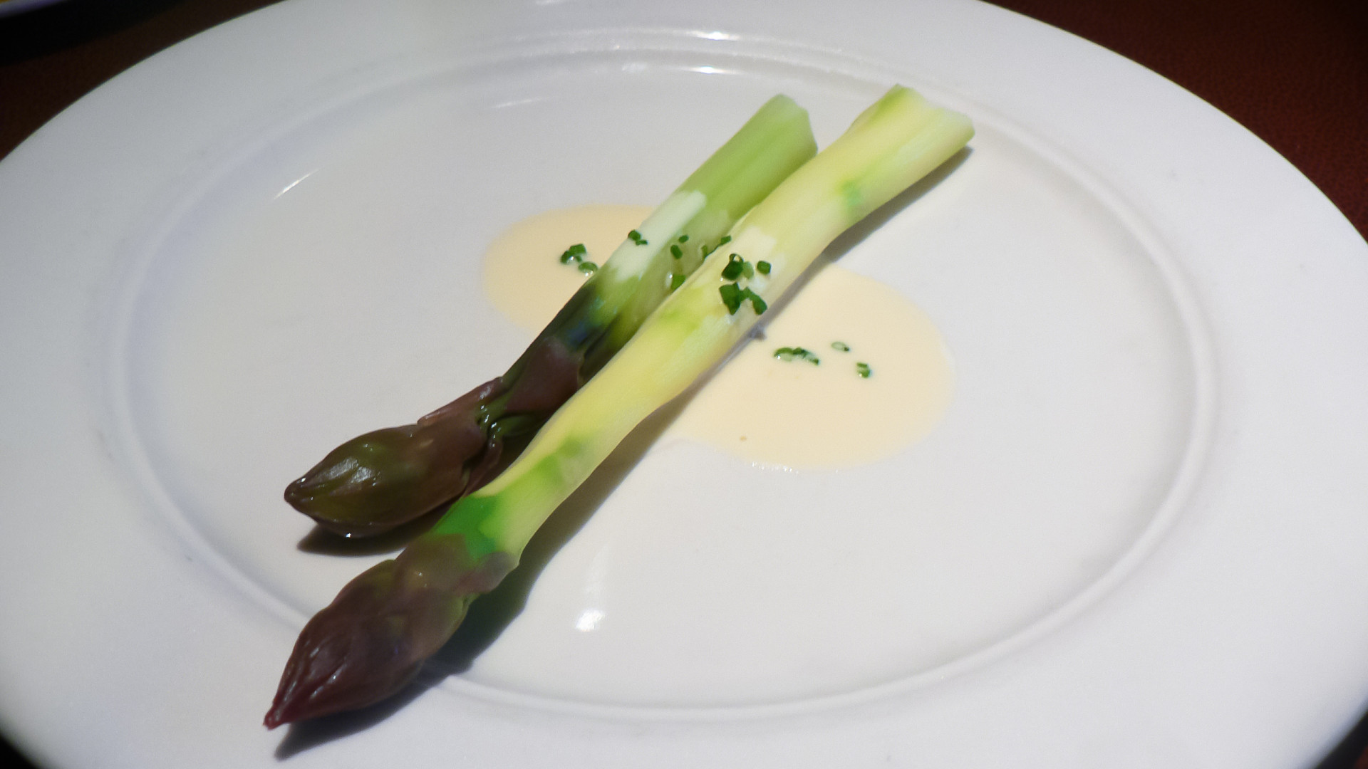 File:Purple asparagus in Beurre blanc sauce.jpg