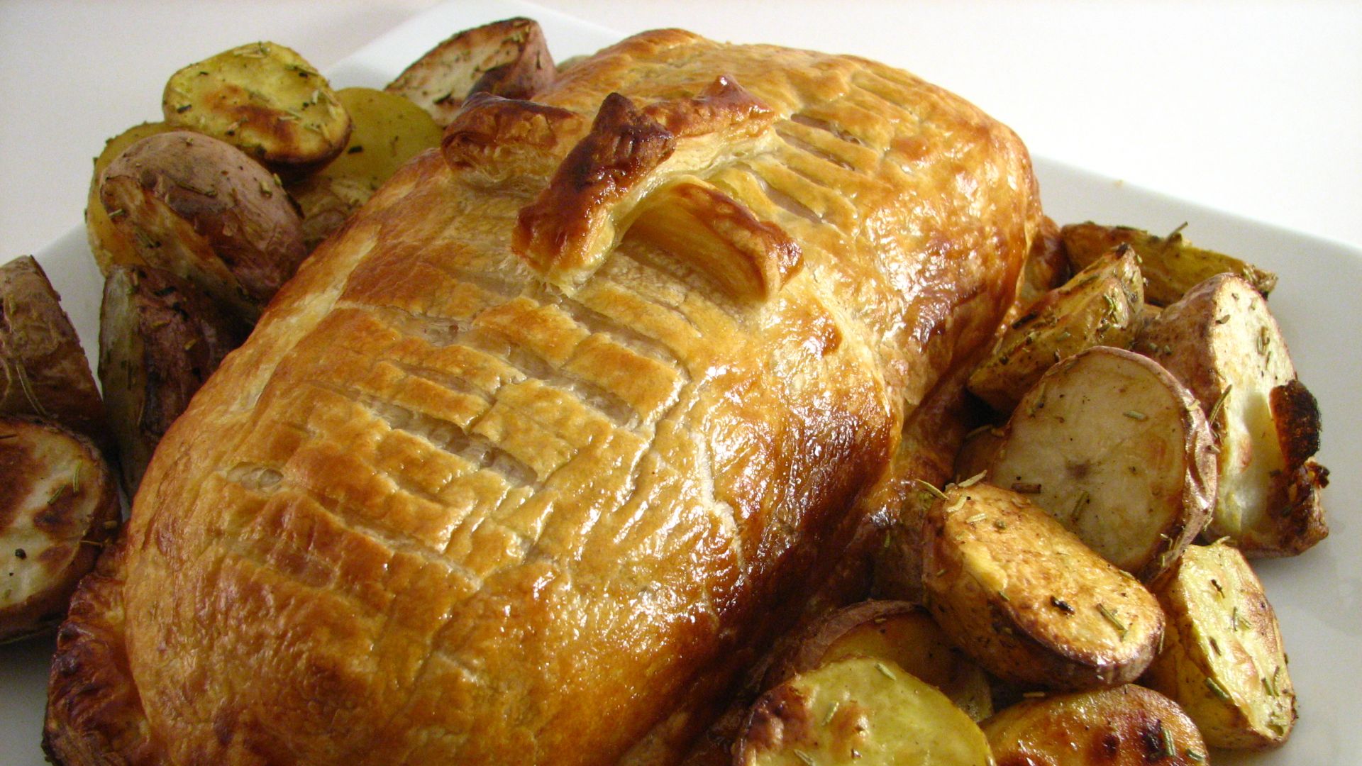 File:Beef Wellington - Whole.jpg