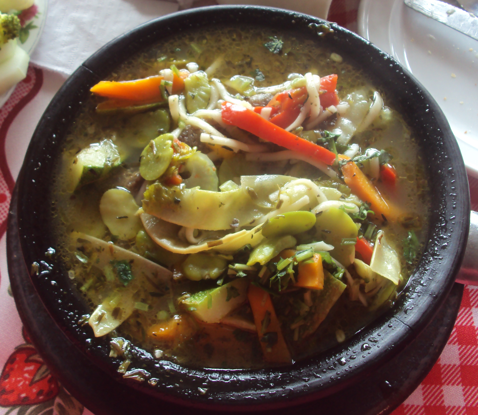 File:Cazuela Chilota.png