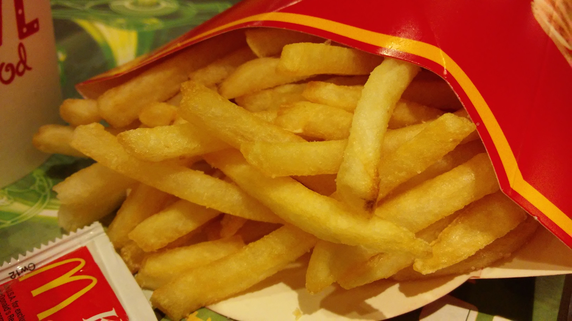 File:HK Kln Bay Telford Plaza McDonalds Restaurant food French fries Nov-2014 LG2.jpg