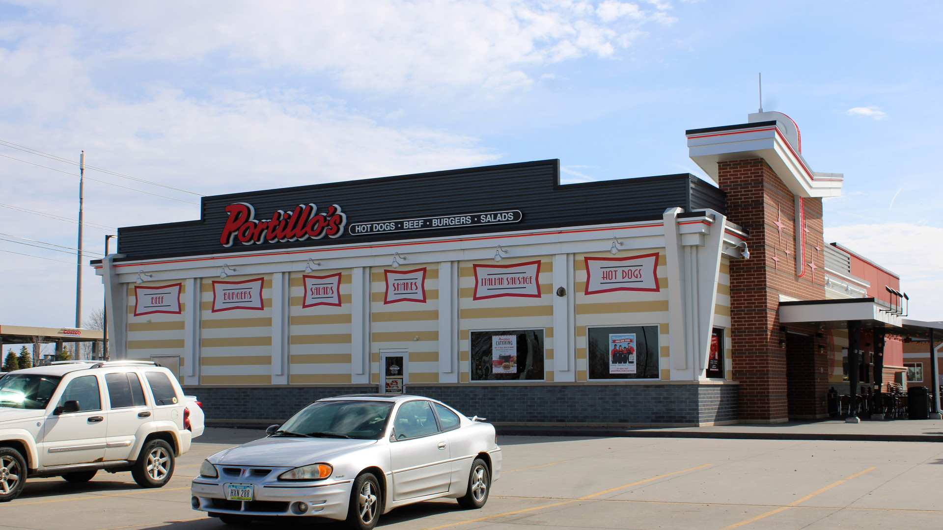 File:Portillo's - Davenport, Iowa.jpg