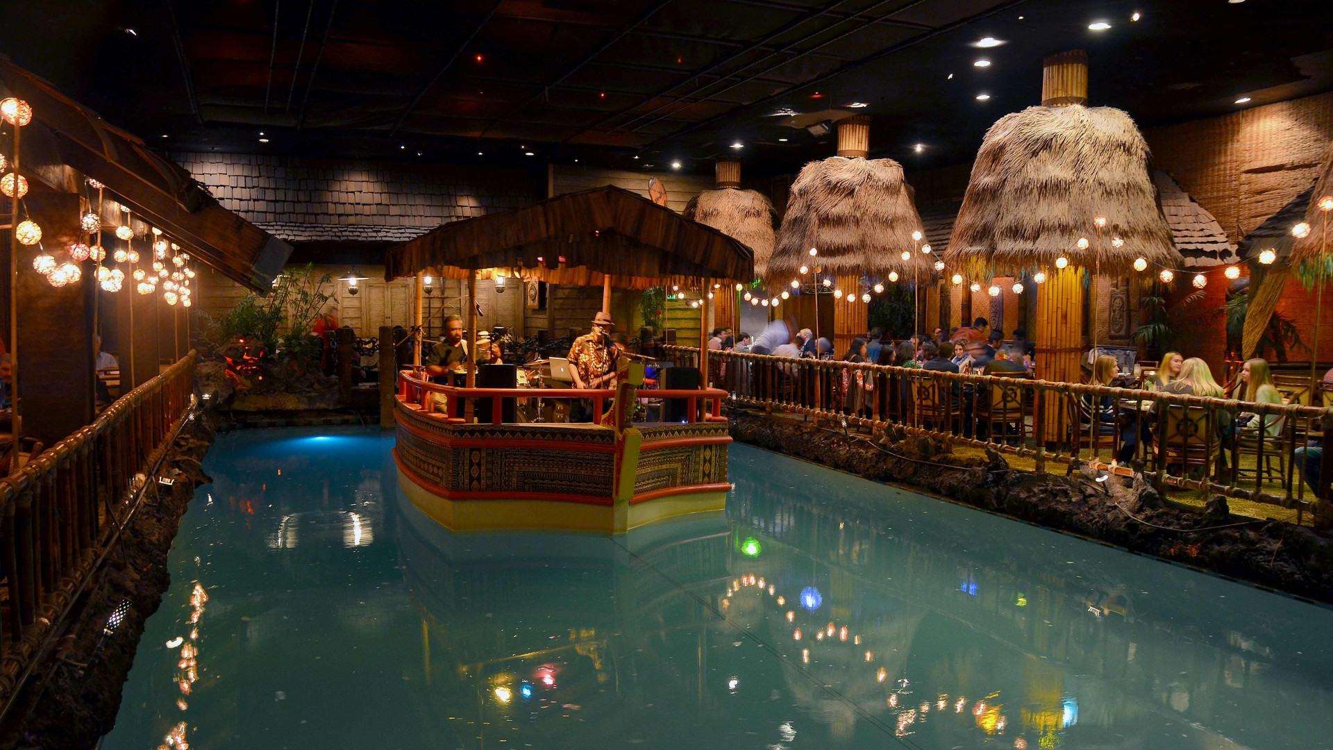File:Cmglee Tonga Room and Hurricane Bar.jpg