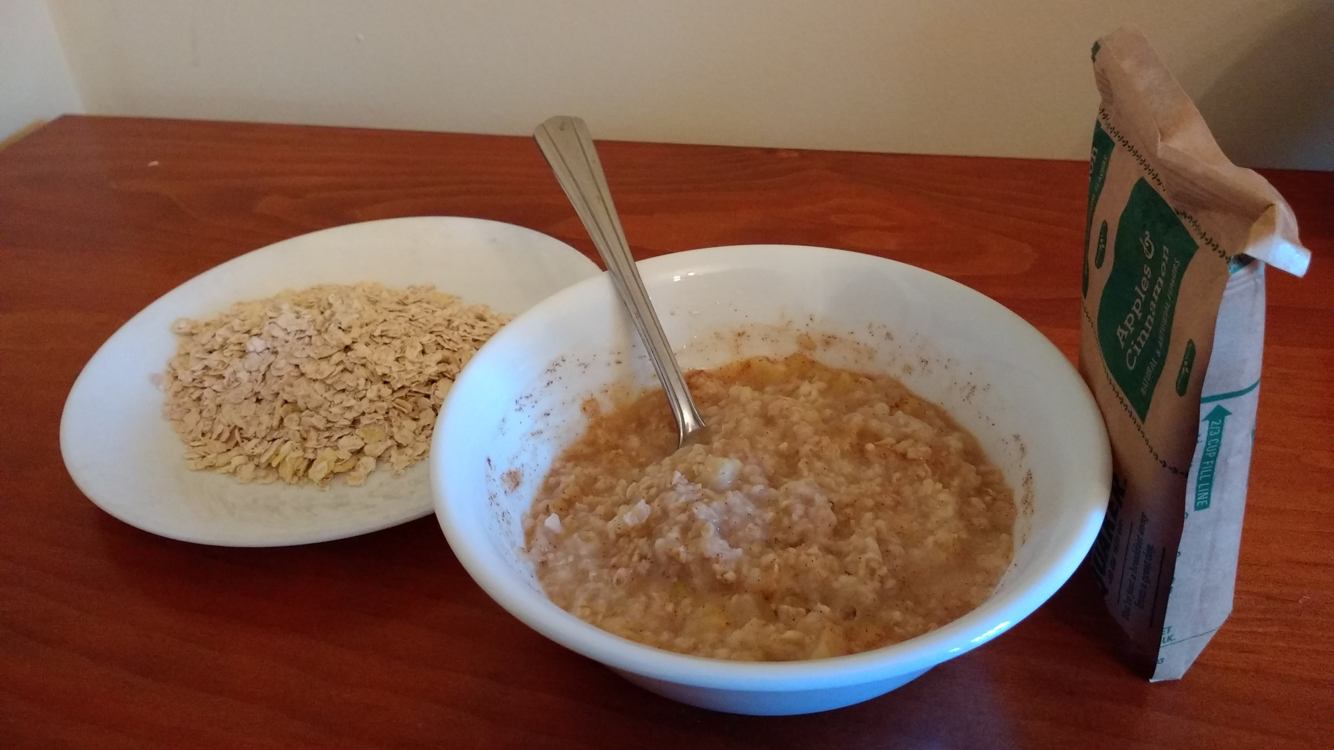File:Quaker apples & cinnamon instant oatmeal 2.jpg