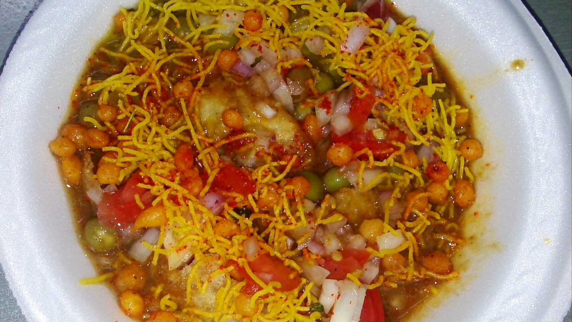 File:Masala Puri (Chaat).jpg