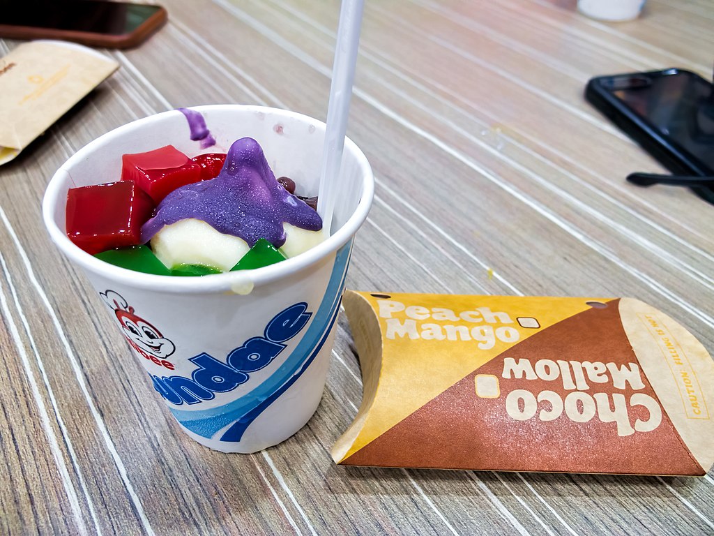 Jollibee Halo-Halo And Peach Mango Pie