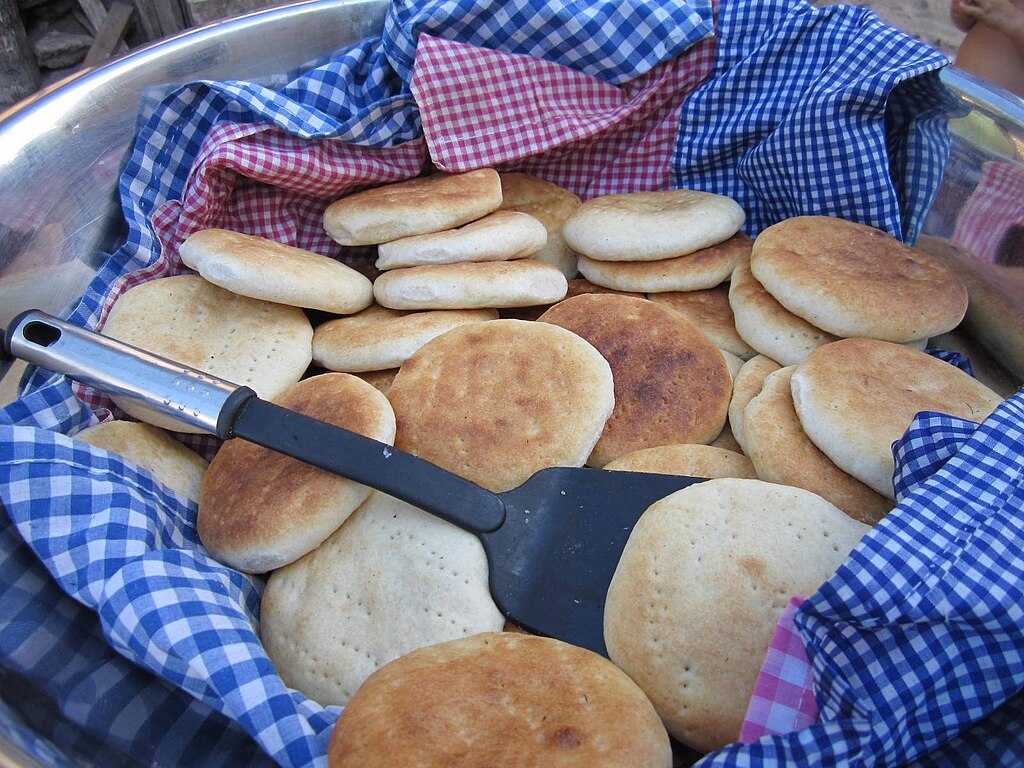 1024Px-Johnny Cakes In Basket
