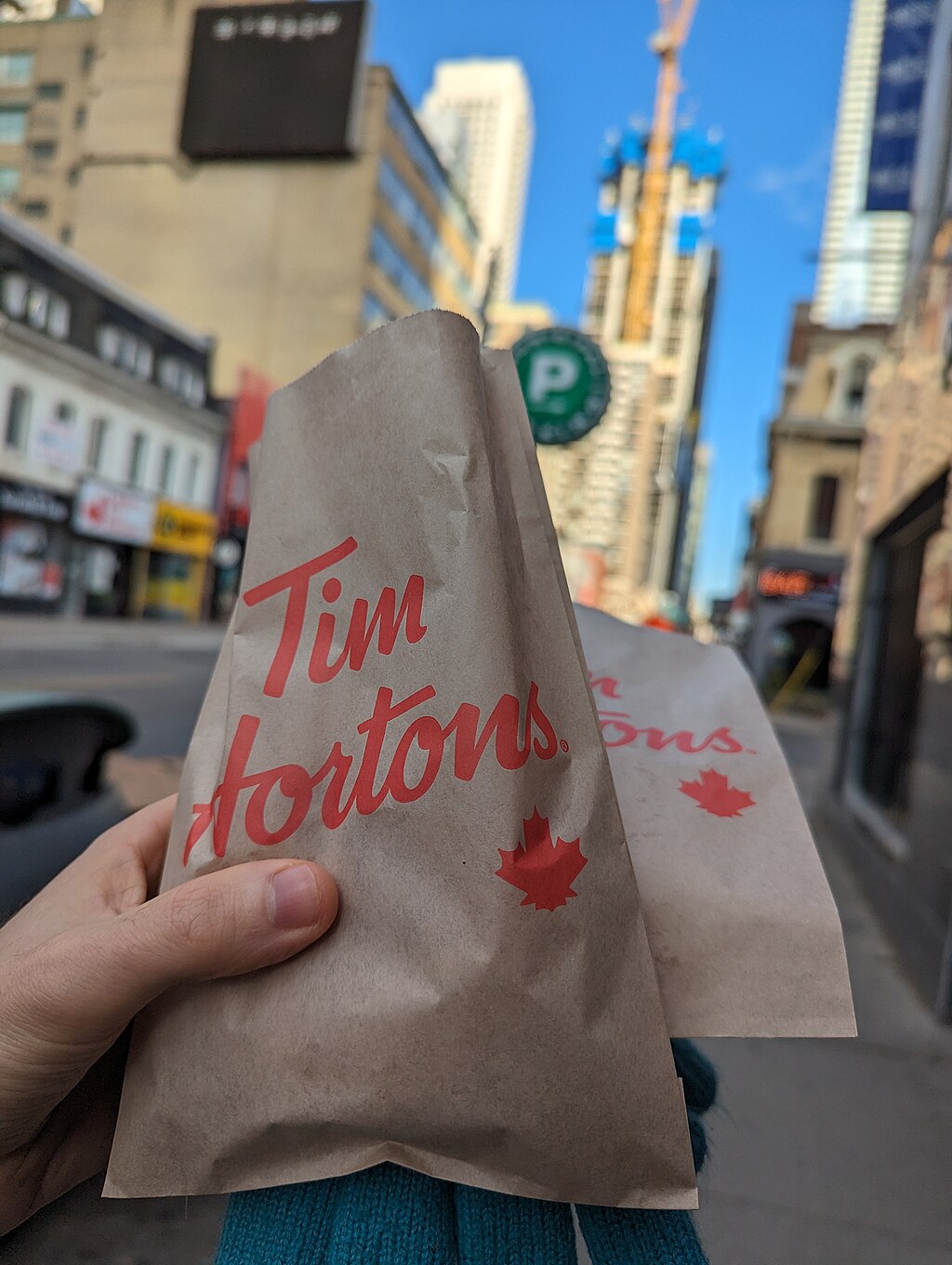 1024Px-Tim Hortons Bag In Toronto