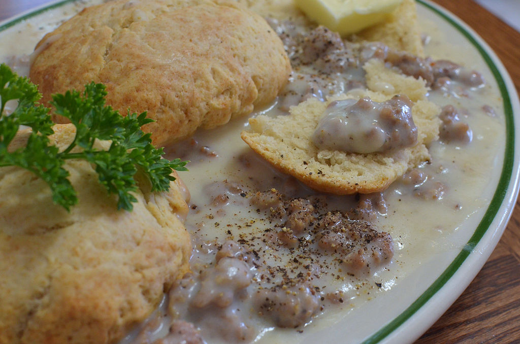 1024Px-Biscuits And Sausage Gravy (8006401964)