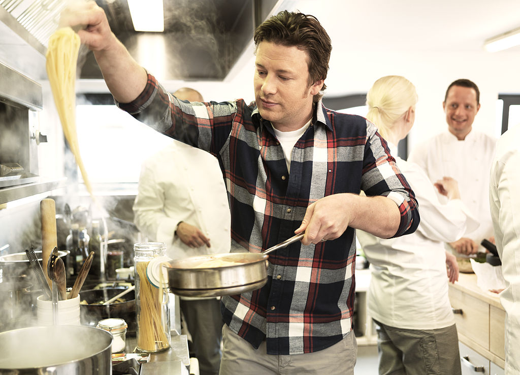 1024Px-Jamie Oliver Cooking