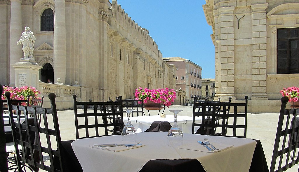1024Px-Piazza Duomo - Syracuse