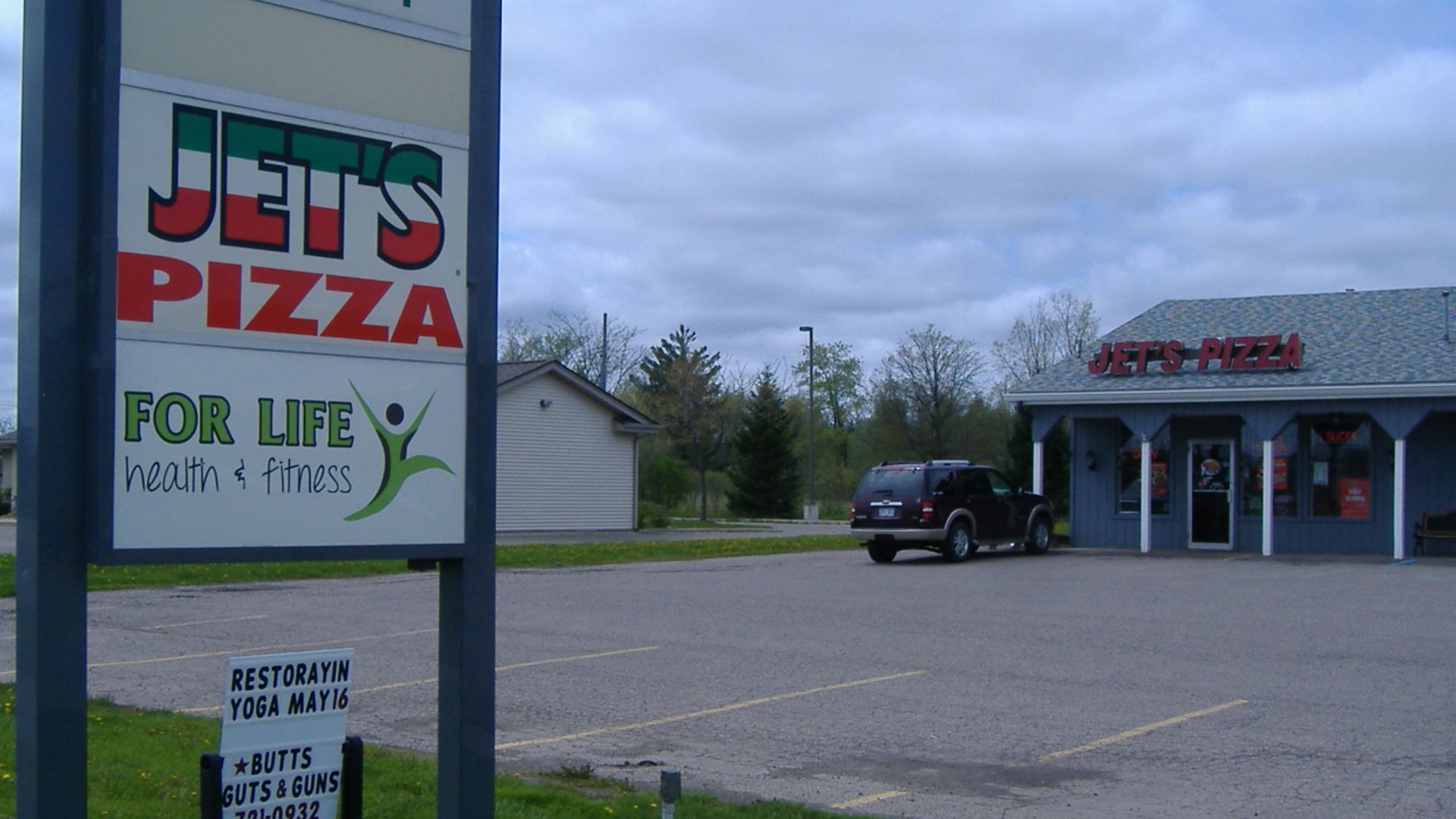 File:Jet's Pizza - panoramio.jpg