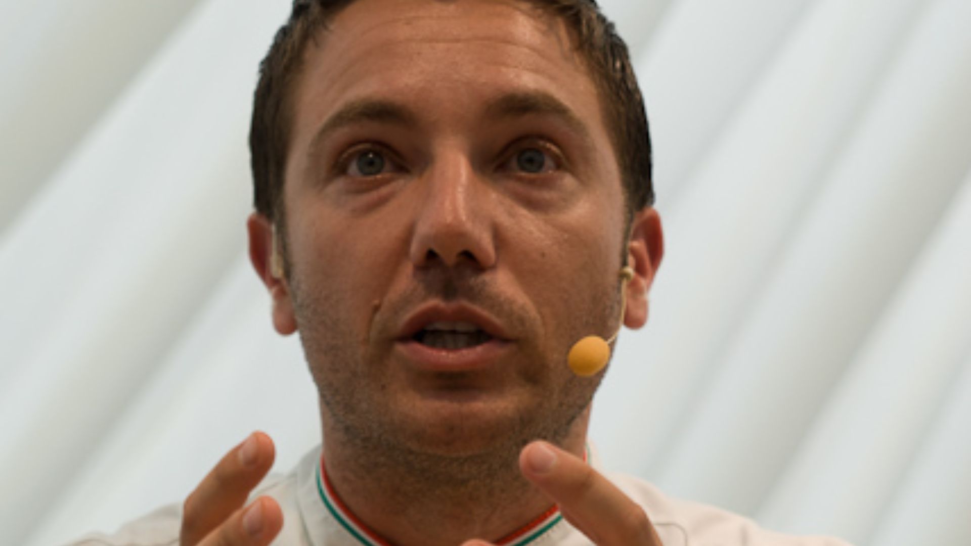 File:Gino D'Acampo - Rochdale Feelgood Festival.jpg