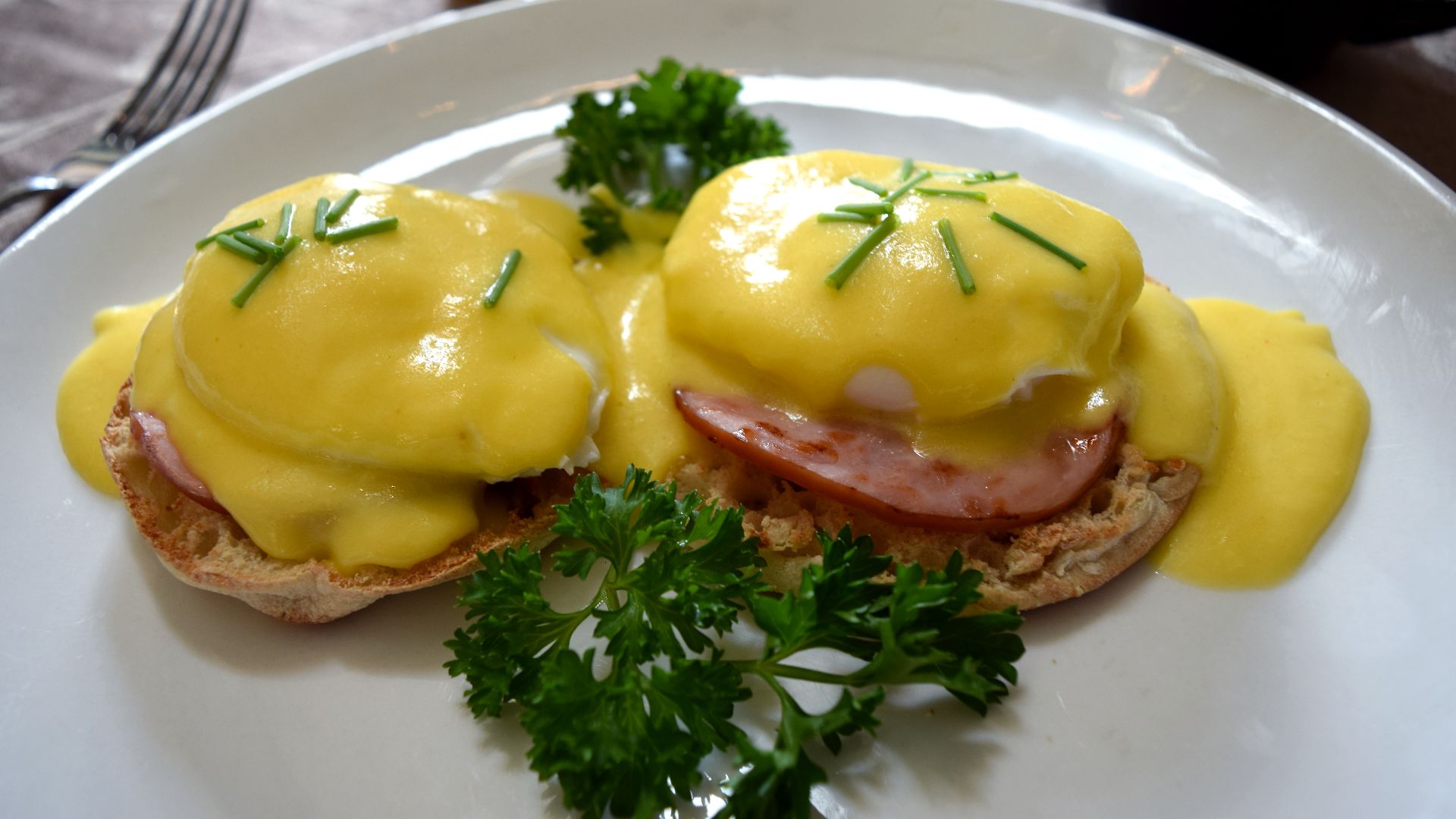File:Traditional Eggs Benedict.jpg