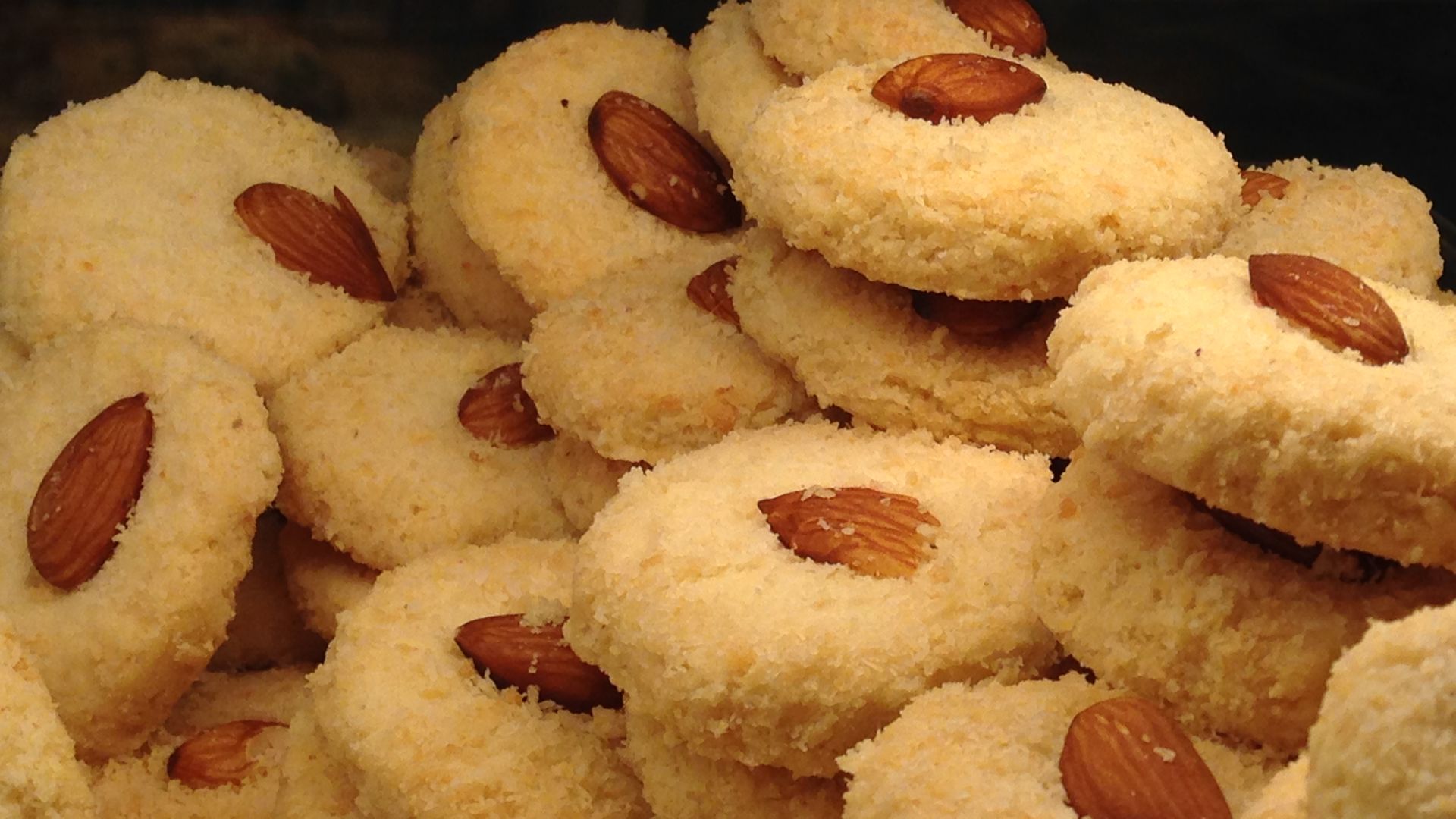 File:Almond Biscuit Bakery.JPG