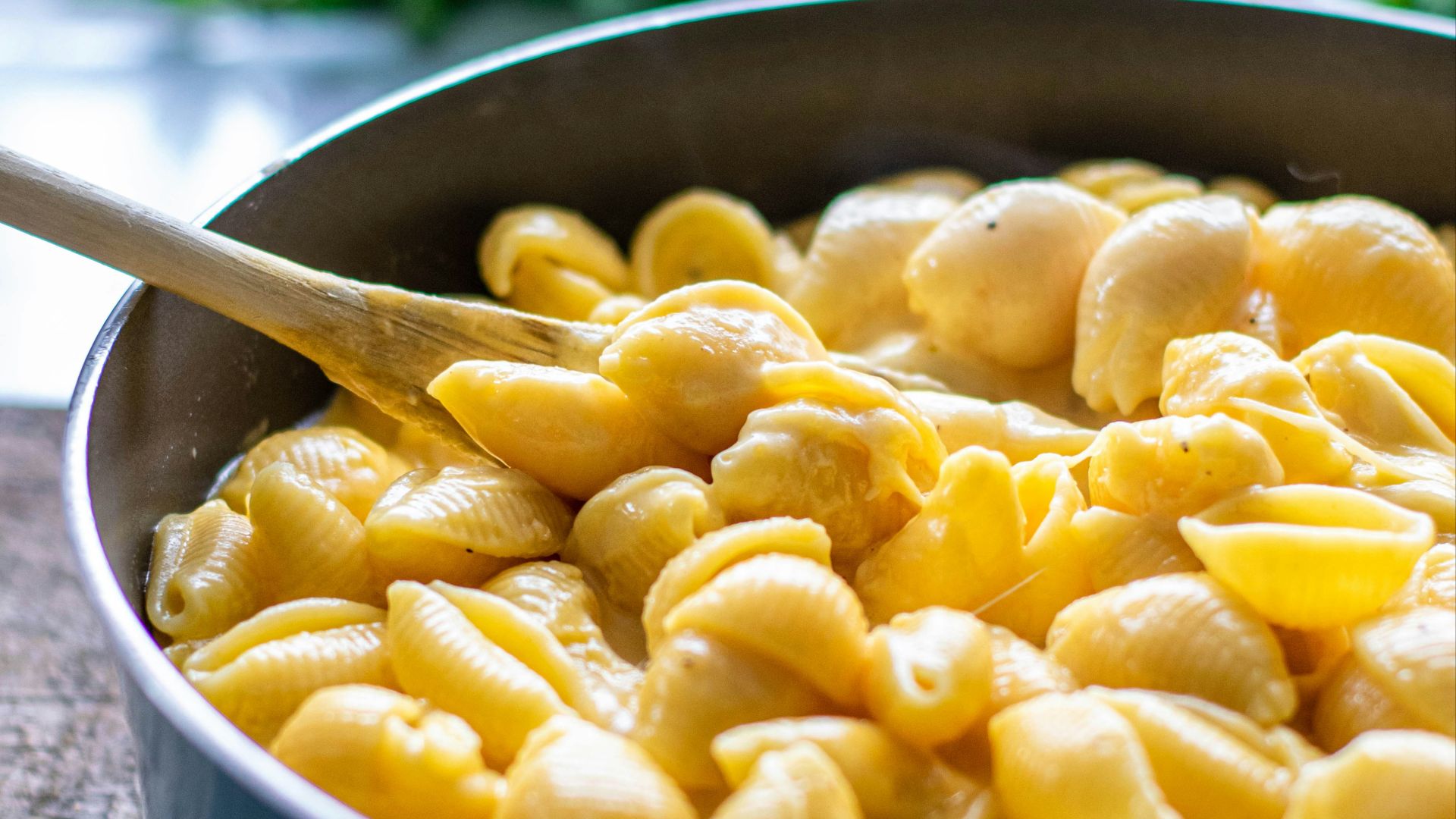 a bowl of macaroni and cheese