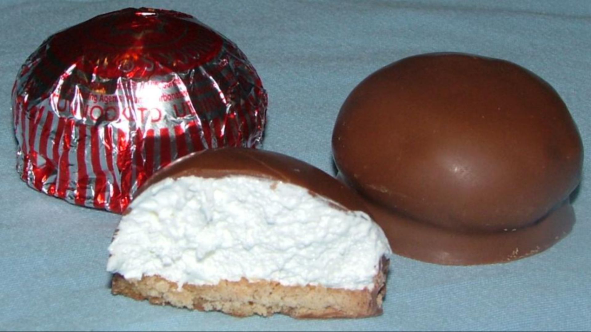 File:Tunnocksteacake.jpg