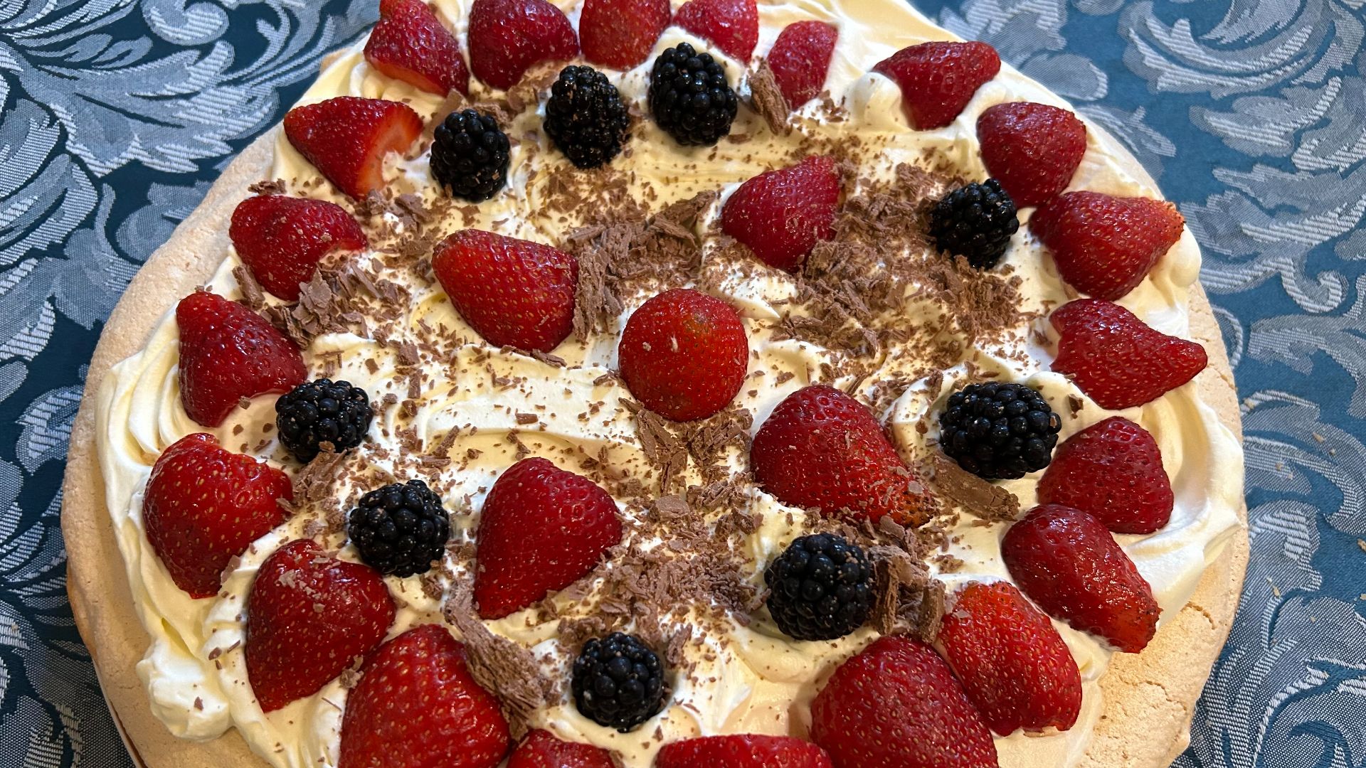 File:Australian pavlova.jpg