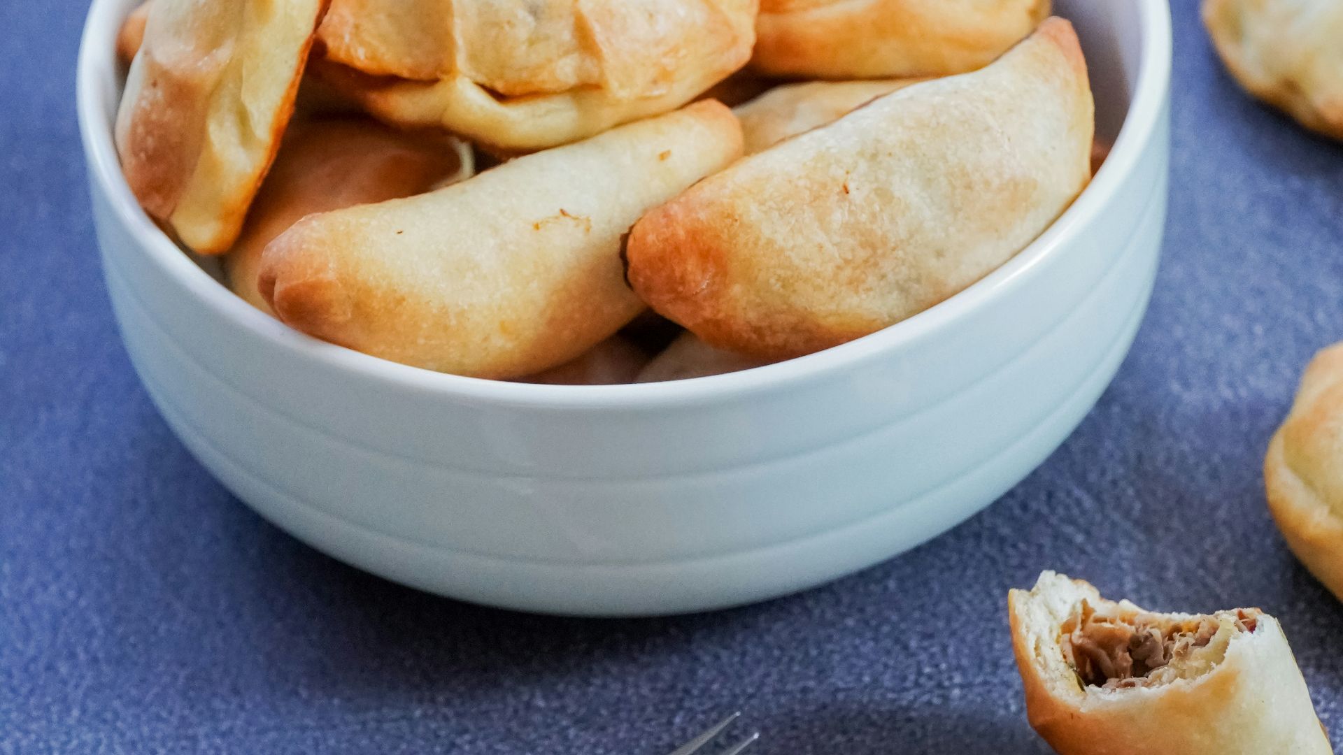 brown bread on white ceramic bowl
