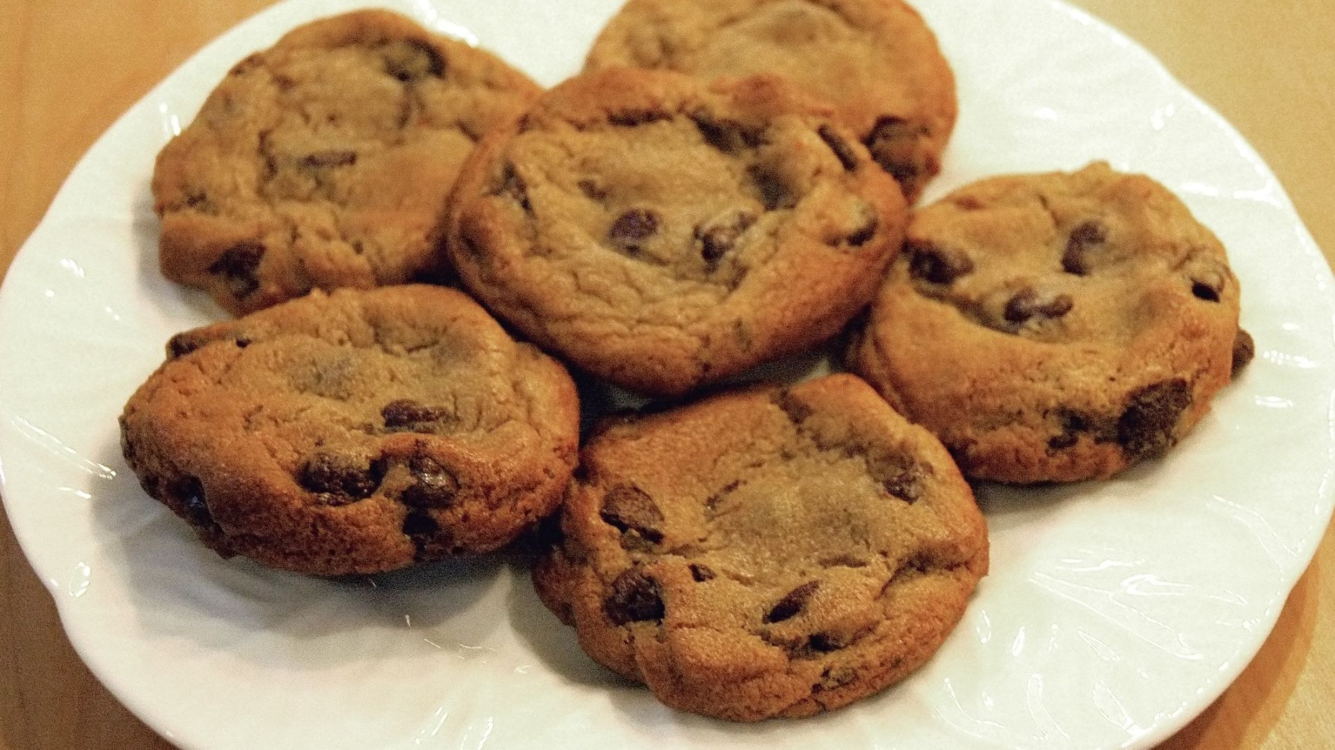File:Chocolate chip cookies.jpg