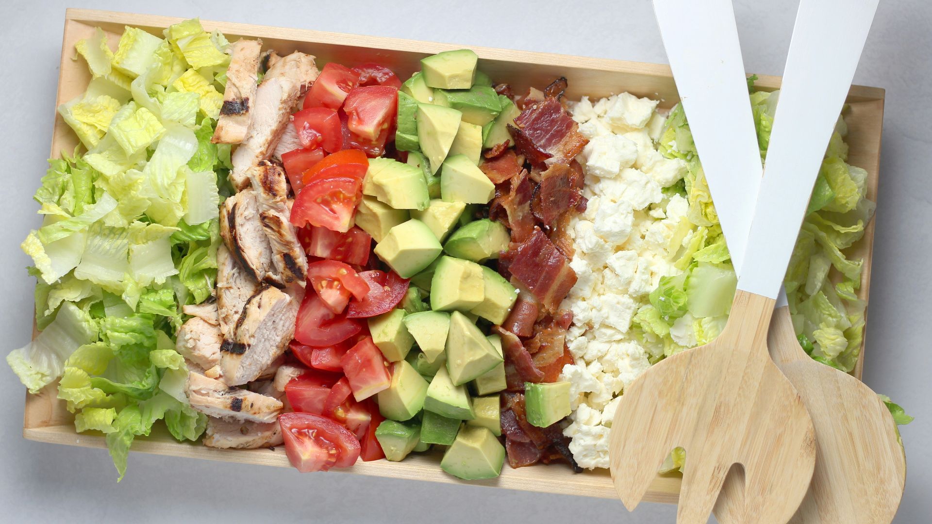 sliced tomato, cabbage, and avocado fruits