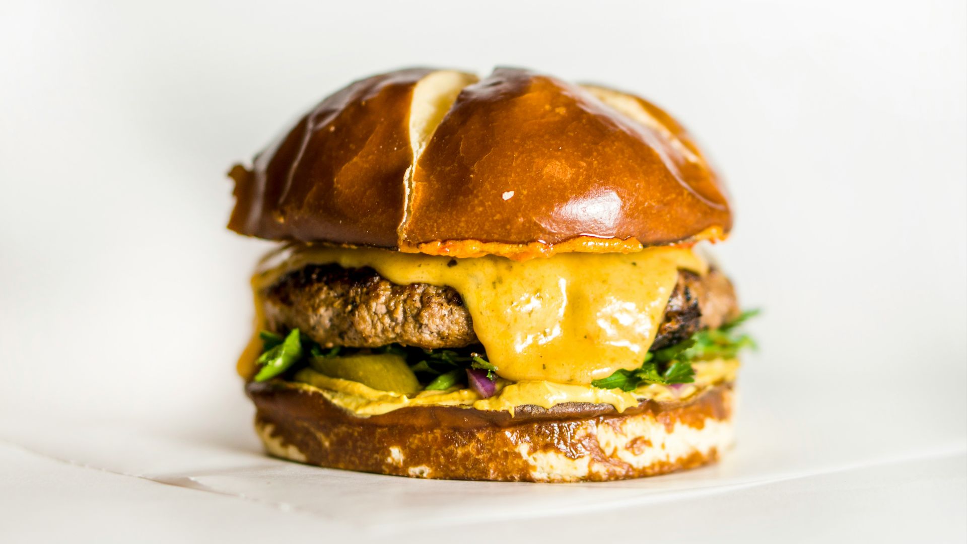 shallow focus photo of hamburger