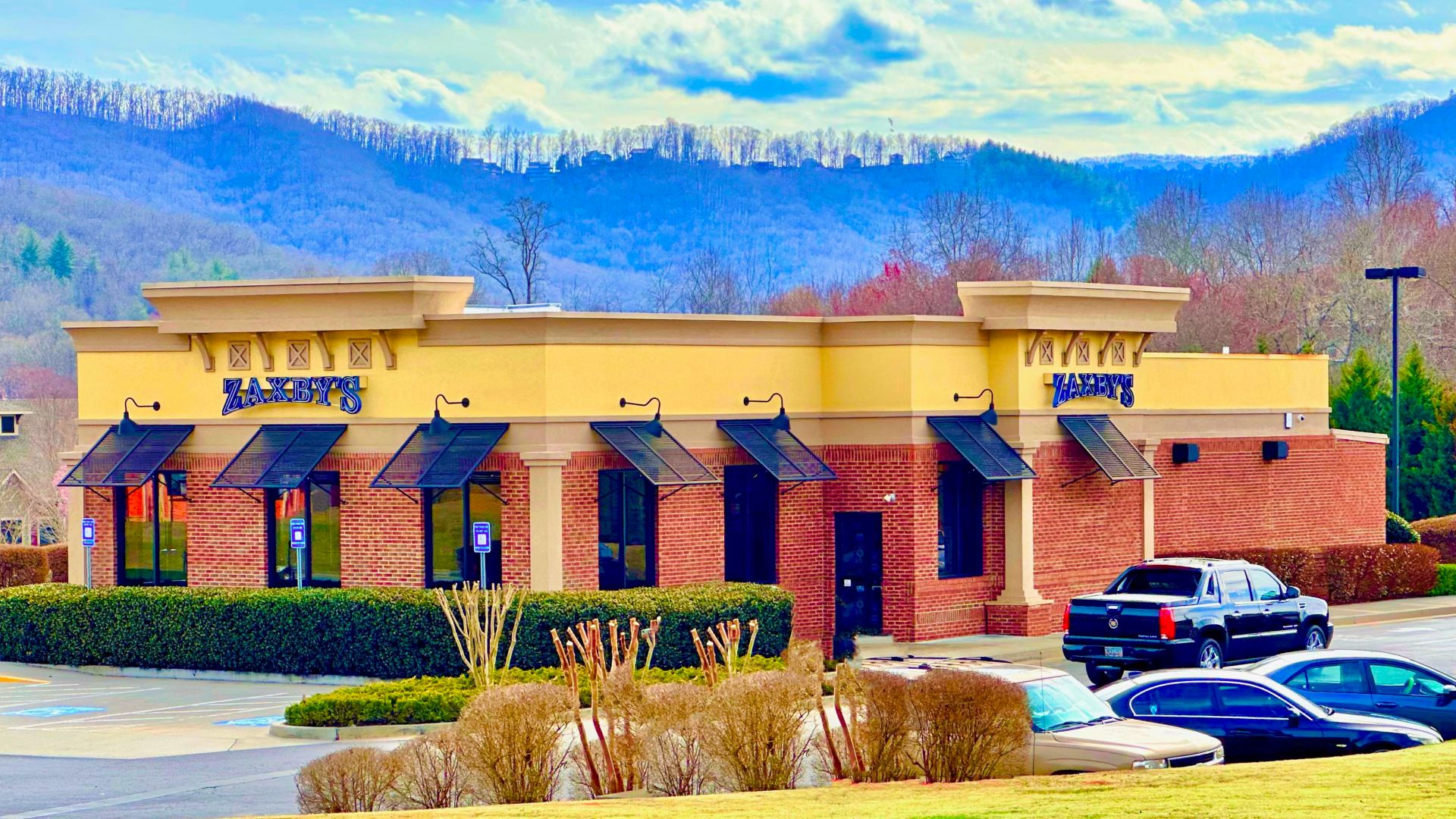 File:A Zaxby's chicken restaurant in Hiawassee, Georgia, United States 02.jpg