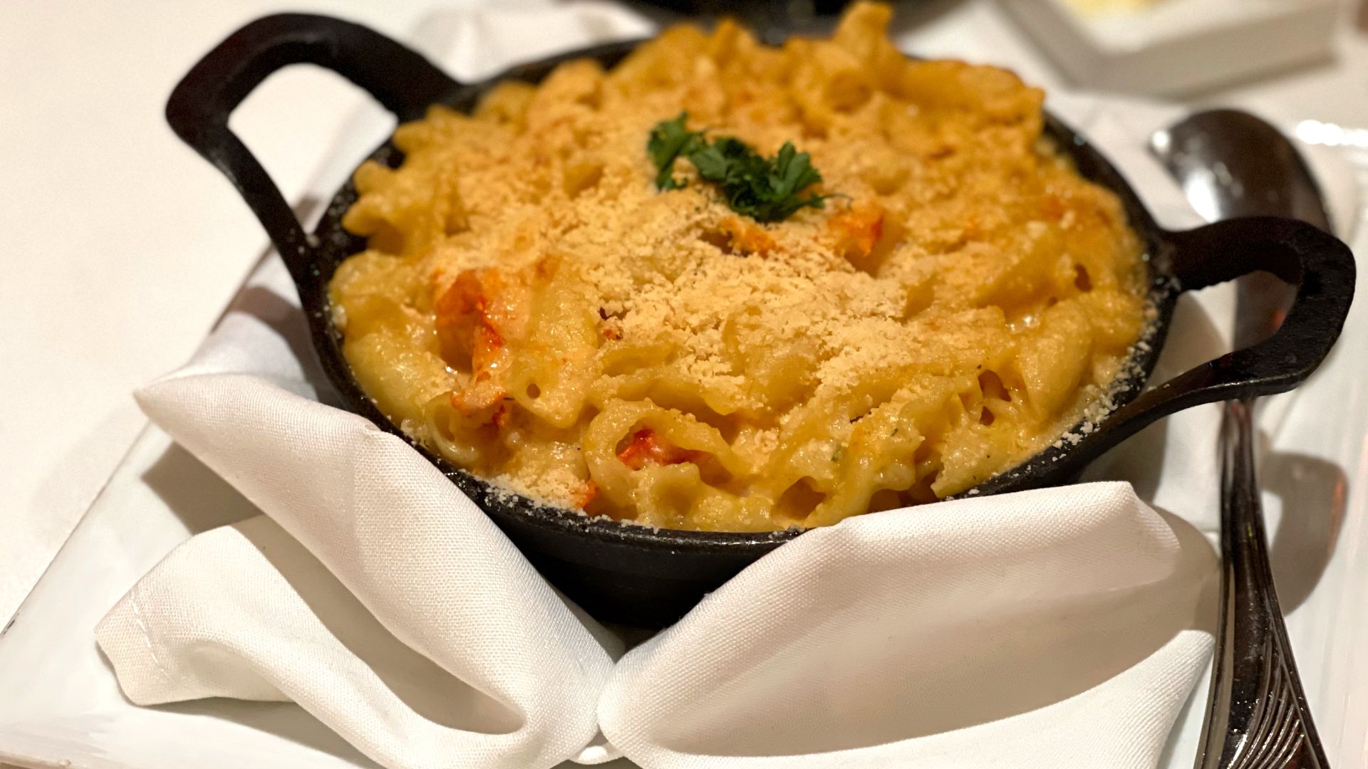 File:Bistro Napa at the Atlantis Casino Resort Spa in Reno, Nevada - July 2021 - Sarah Stierch 11.jpg