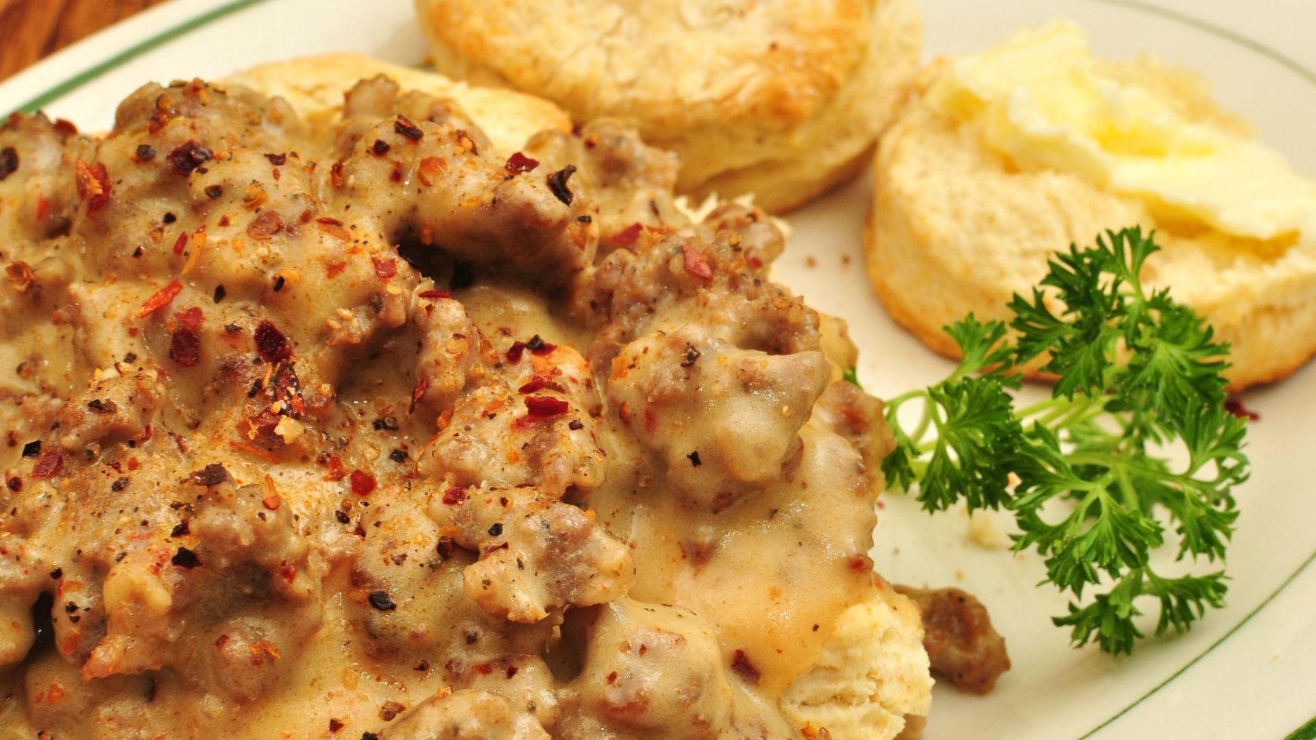 File:Biscuits with spicy sausage gravy (6864966600).jpg