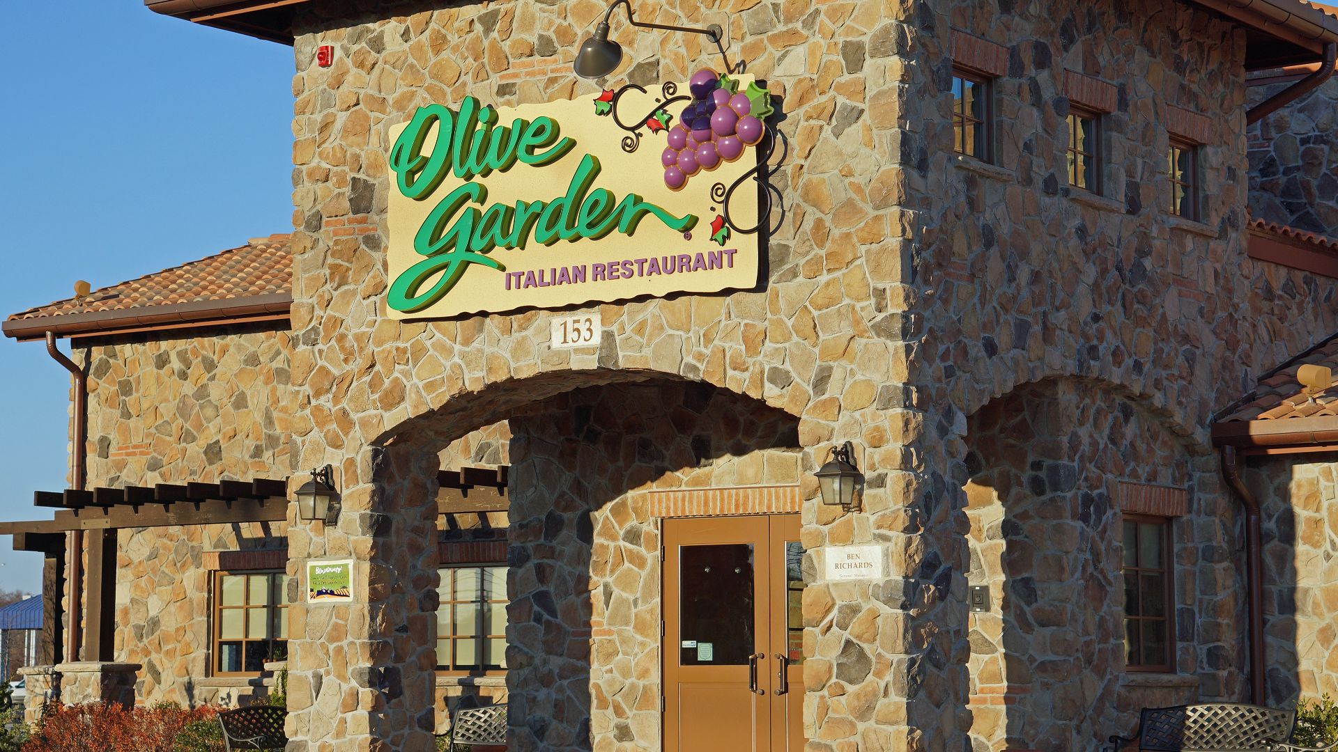 File:Olive Garden Italian Restaurant.jpg