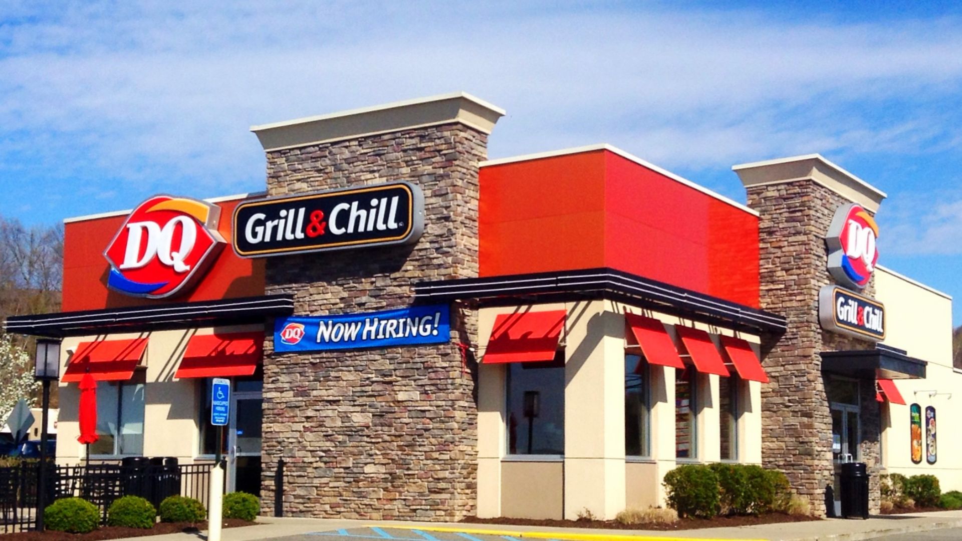 File:DQ Dairy Queen Grill & Chill in Cromwell, Connecticut - 2014.jpg