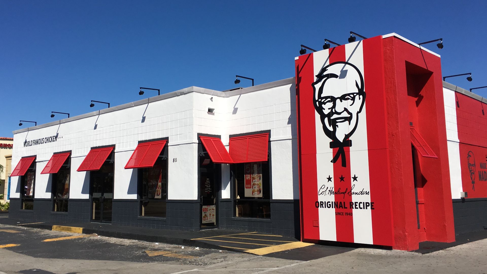 File:KFC Hialeah (39699848495).jpg