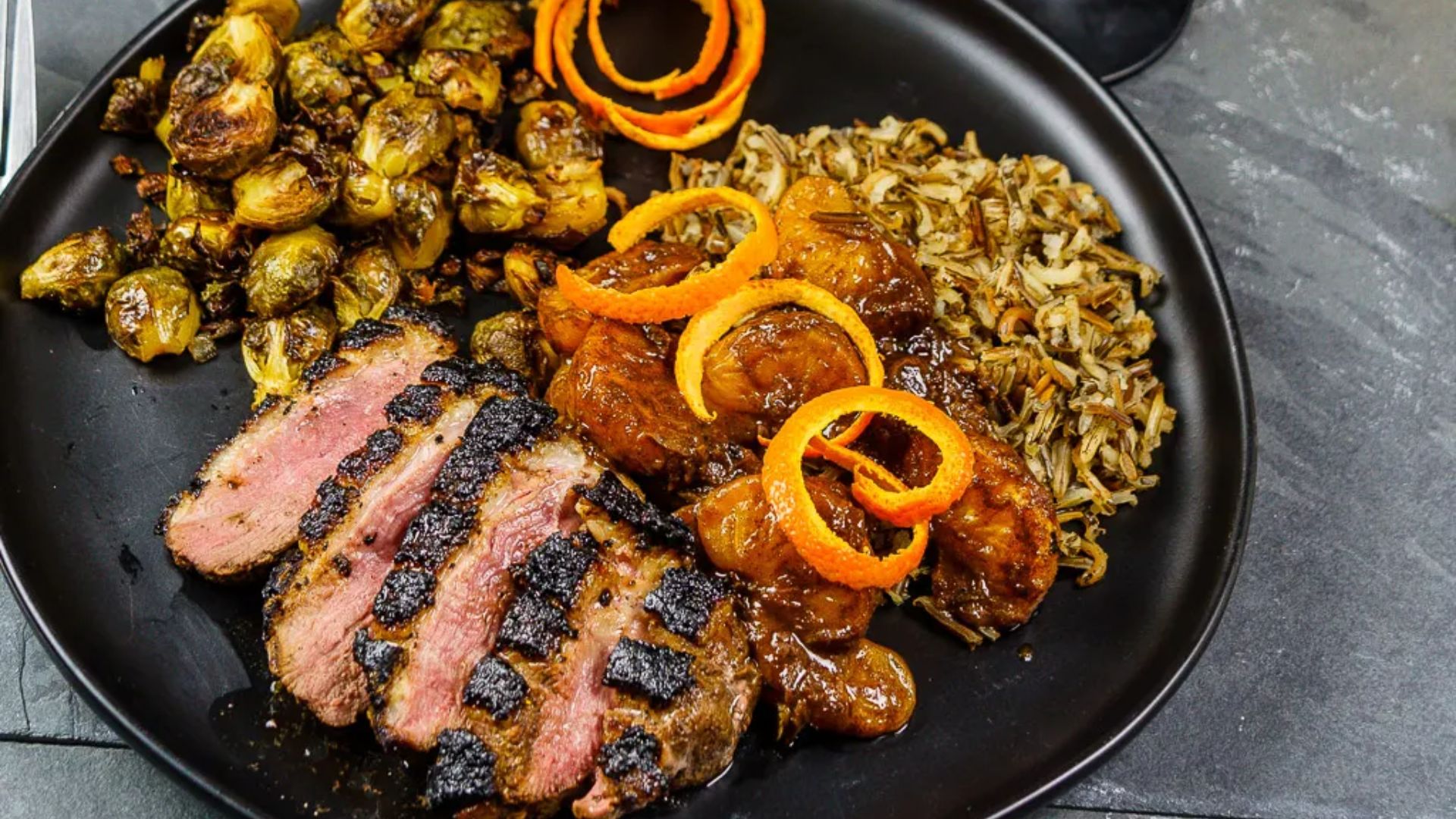 File:Troon Orange wine served with duck breast.webp