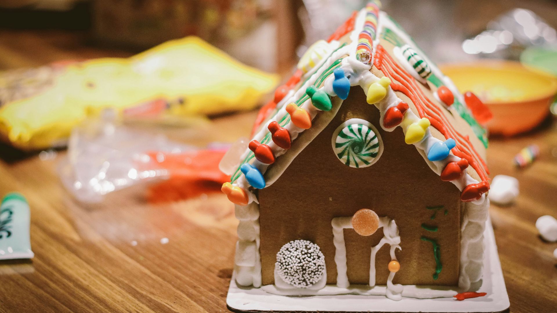 candy house décor