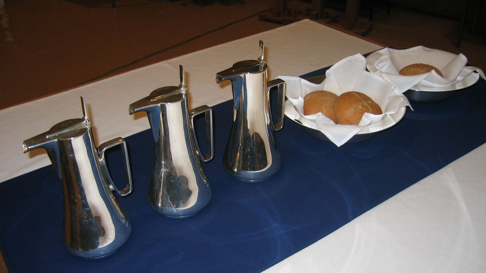 File:Chapel of the Resurrection Eucharist wine and bread.JPG