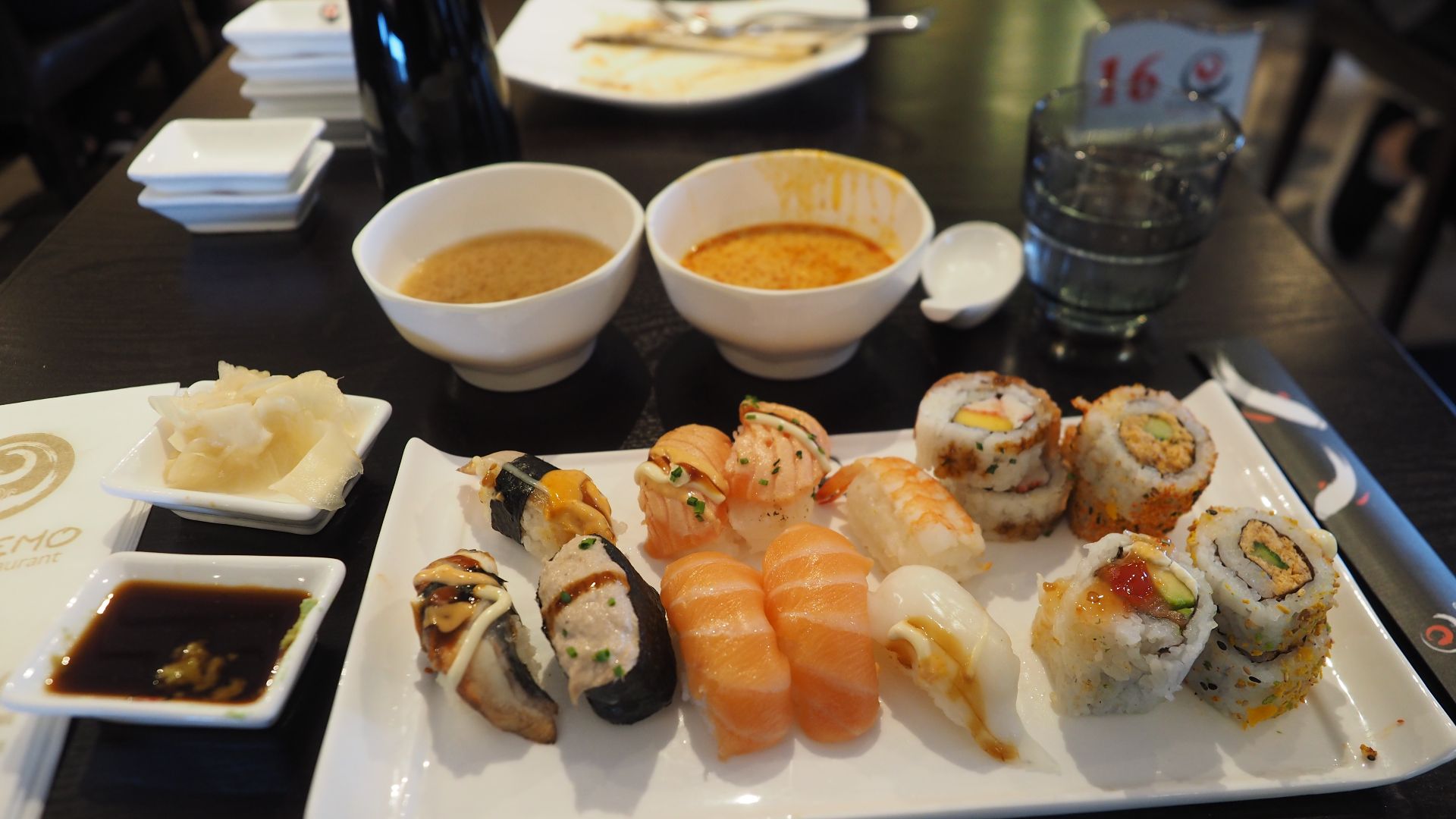 File:Sushi at restaurant Itsudemo.jpg