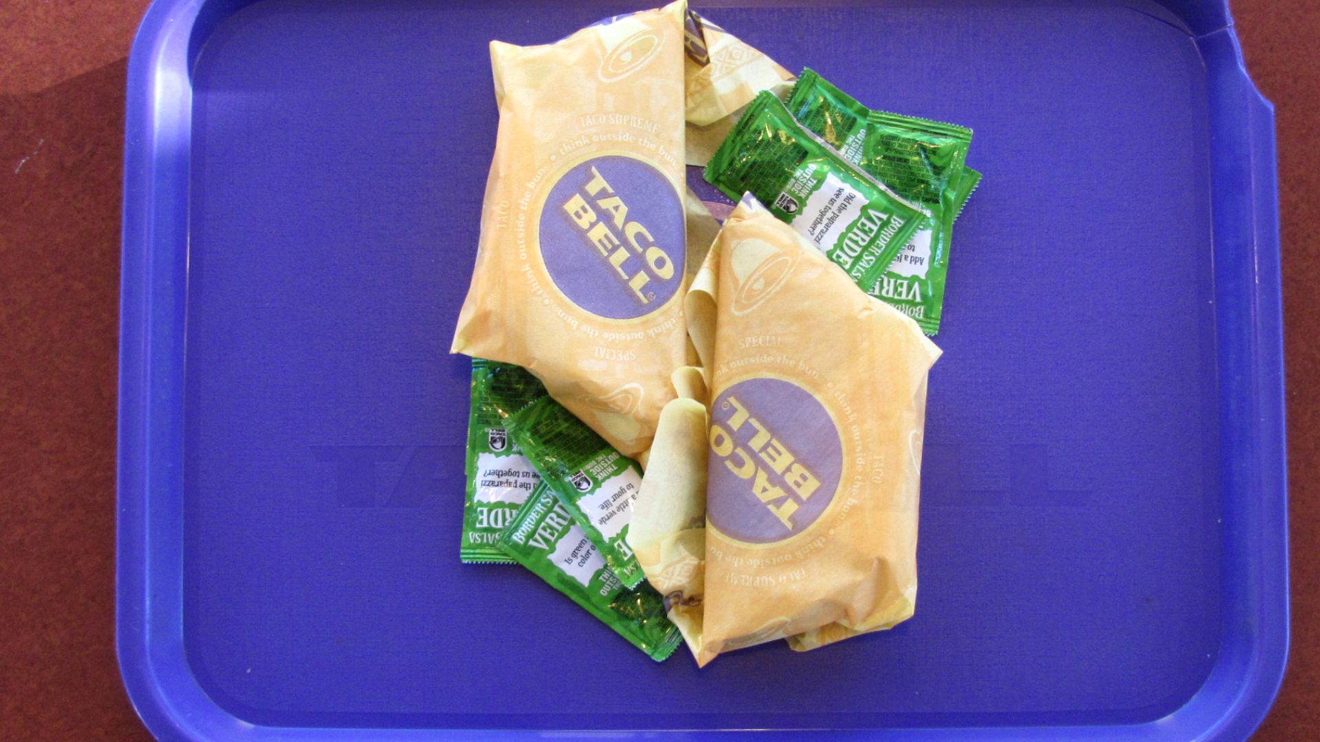 File:Salsa Verde at Taco Bell, Taos NM.jpg