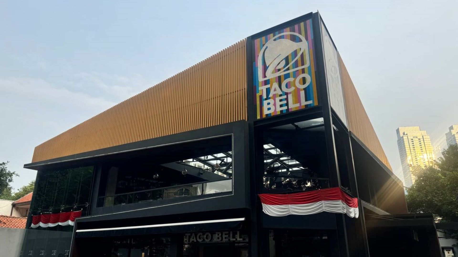 File:Taco Bell Senopati (2024).jpg